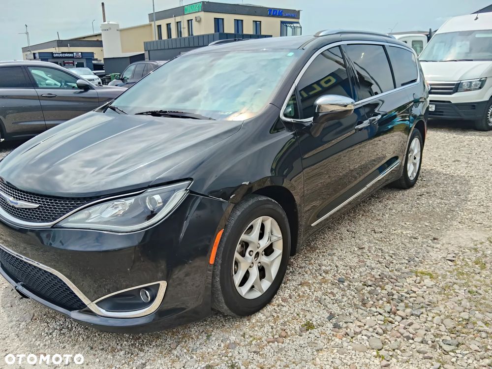 Chrysler Pacifica - 2