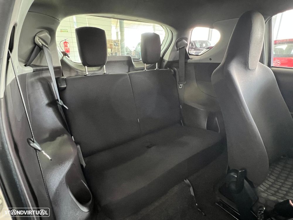 Toyota iQ 1.0 VVT-i 2 MultiDrive - 10