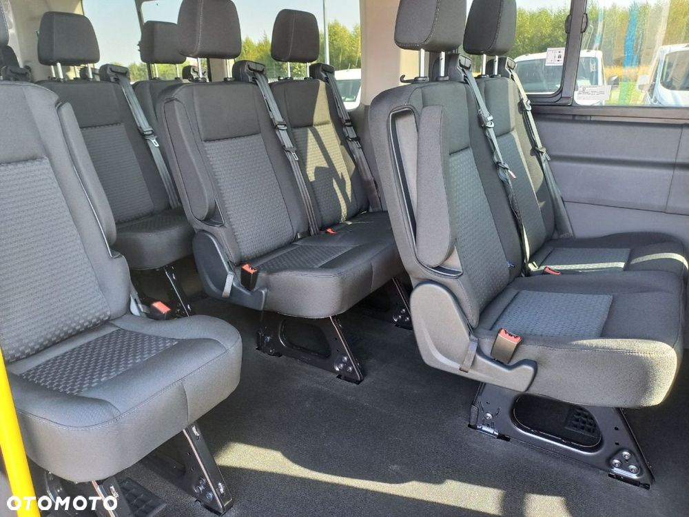 Ford Transit autobus - 13