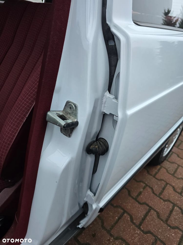 Mercedes-Benz W201 (190) - 15