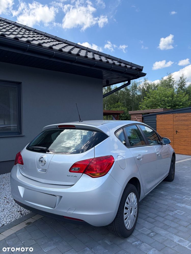 Opel Astra - 4