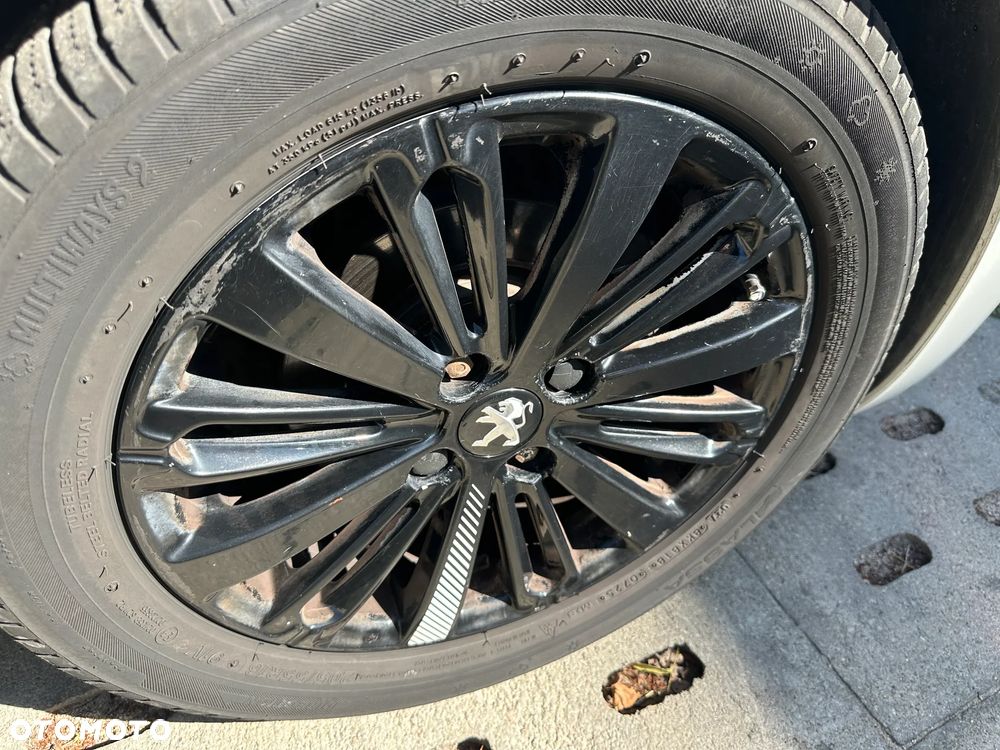 Peugeot 208 1.2 PureTech Allure S&S EAT6 - 8