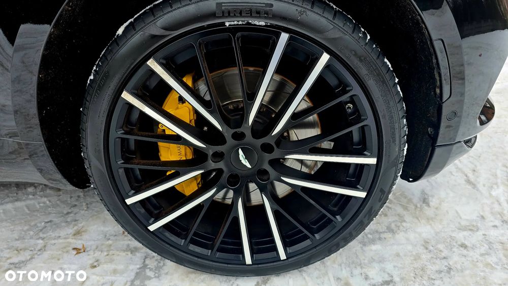 Aston Martin DBX - 23