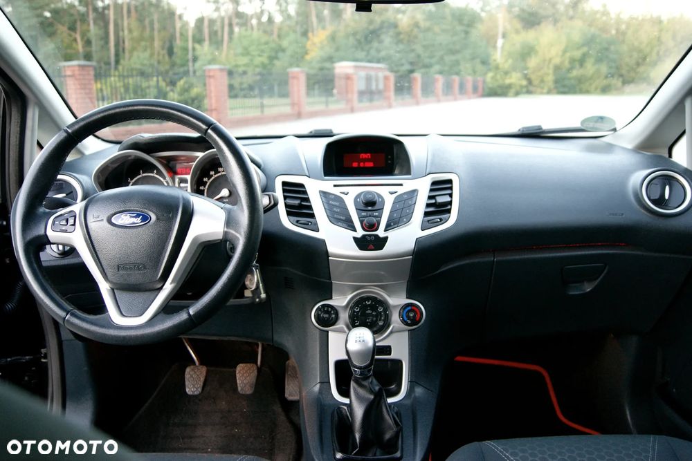 Ford Fiesta - 27