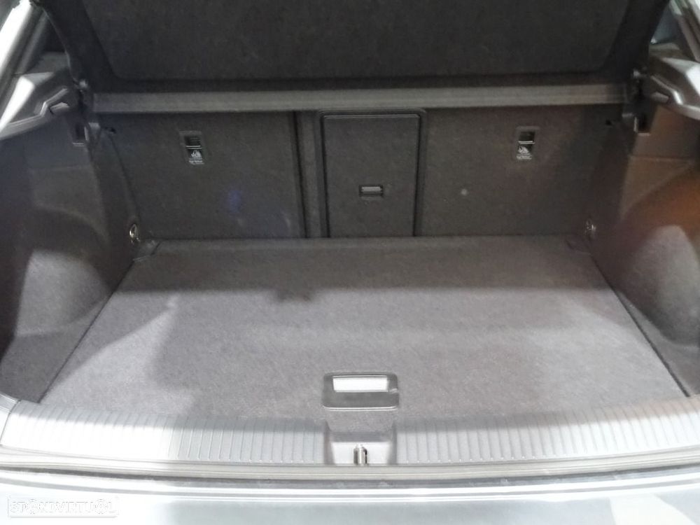 VW T-Roc 2.0 TDI R-Line DSG - 33