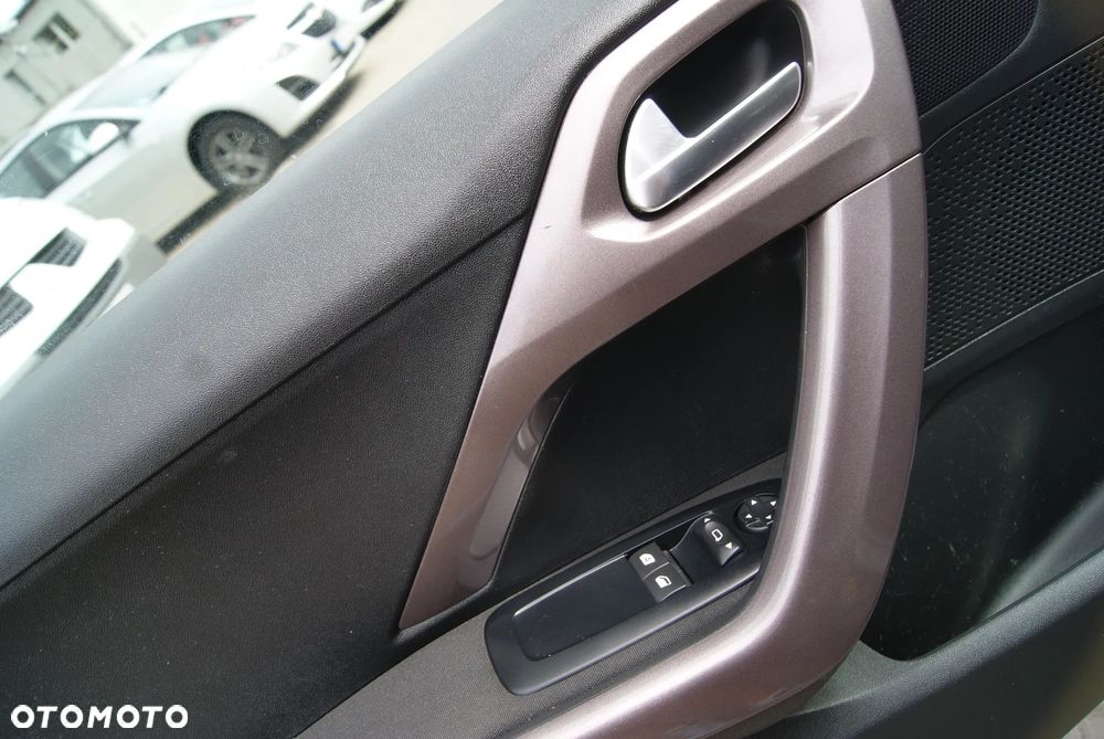 Peugeot 2008 1.2 Pure Tech Style - 22