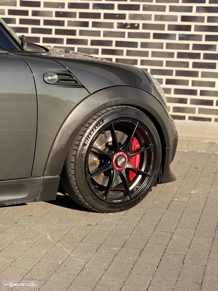 MINI 3 Portas John Cooper Works - 18