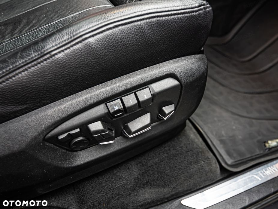 BMW X5 xDrive40d - 13