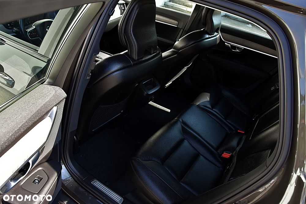 Volvo V90 Cross Country D4 AWD Pro - 21