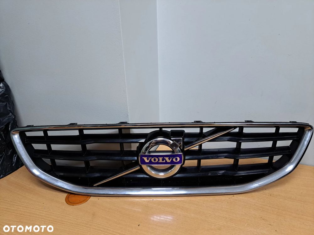VOLVO V40 2012- GRILL ATRAPA CHŁODNICY 31353120