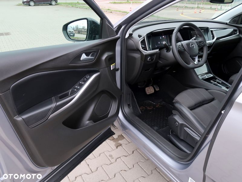 Opel Grandland 1.2 T GS S&S - 10