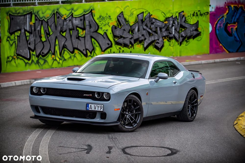 Dodge Challenger - 1