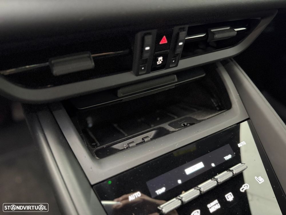 Porsche Macan Electric 4 - 19