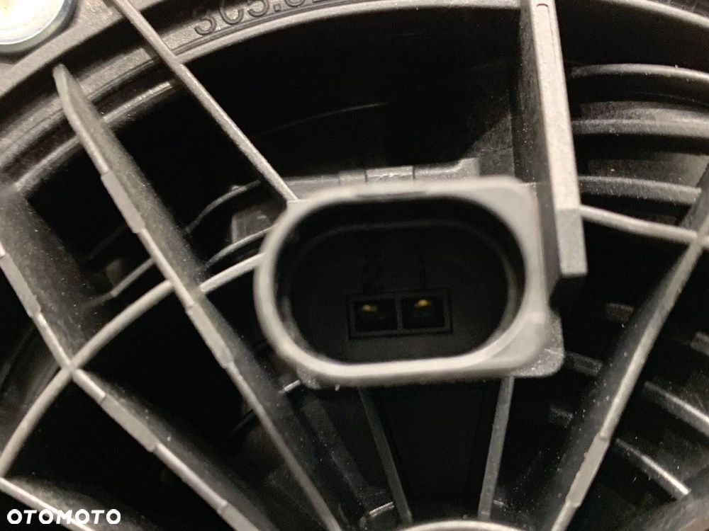 KLAMKA KLAPY TYŁ - 240.00 PLN - VW GOLF VI (5K1) 2008 - 2014 1.2 TSI 63 kW [86 KM] benzyna 2010 - - 4