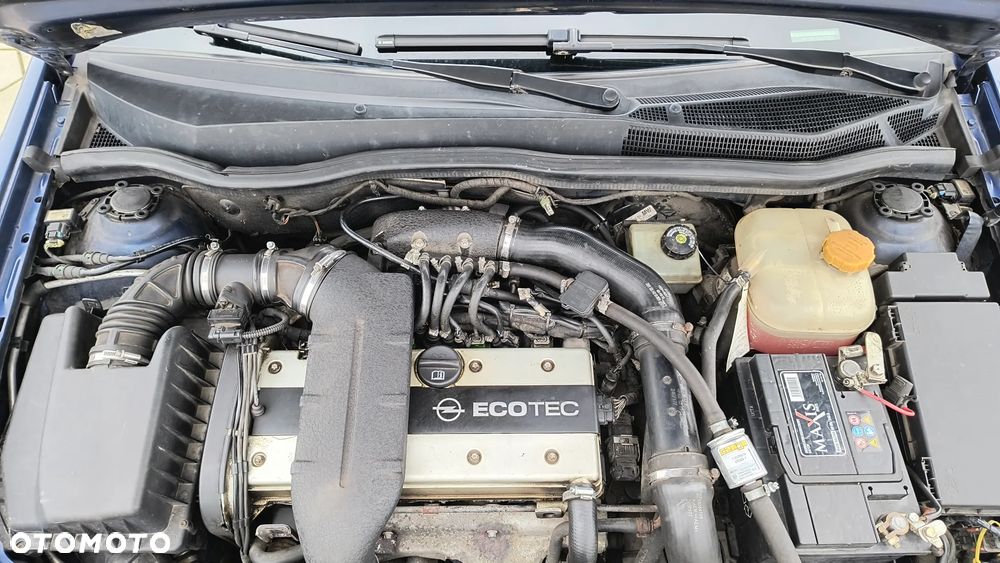 Opel Astra 2.0 T Sport - 12