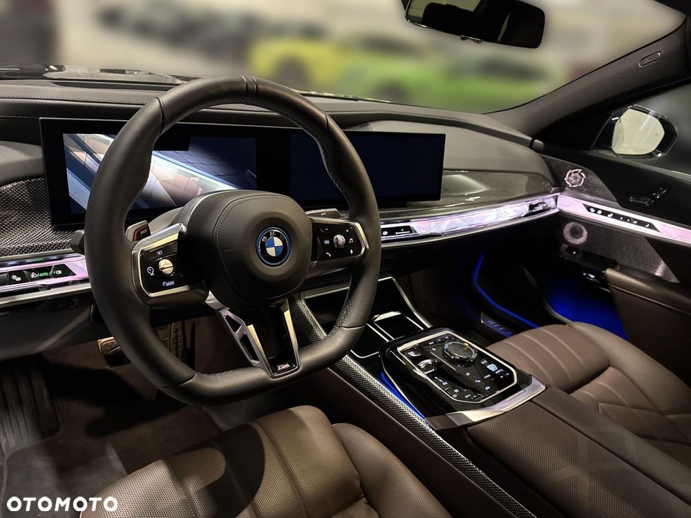 BMW i7 - 10