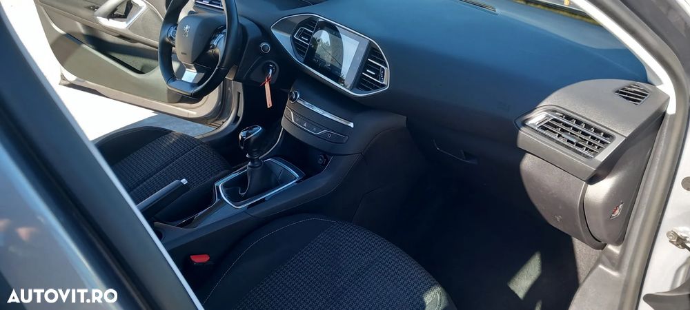 Peugeot 308 - 6