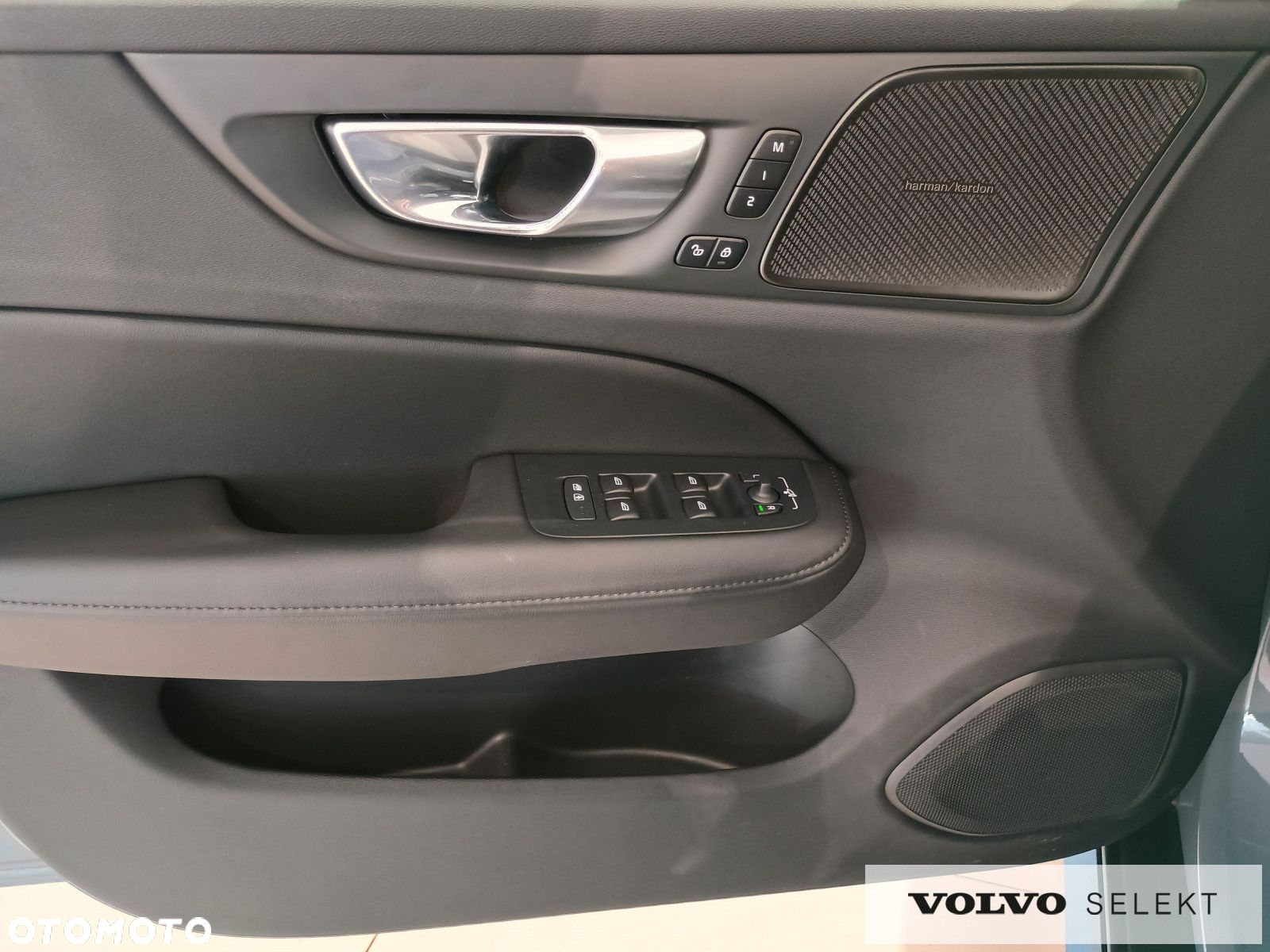Volvo V60 Cross Country - 23