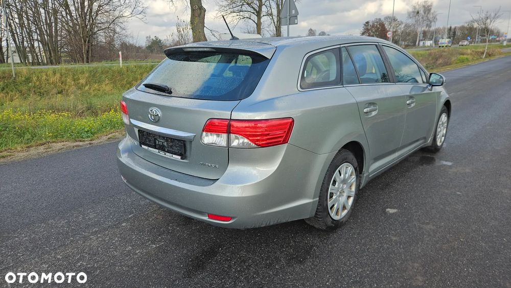 Toyota Avensis Touring Sports 1.6 - 10