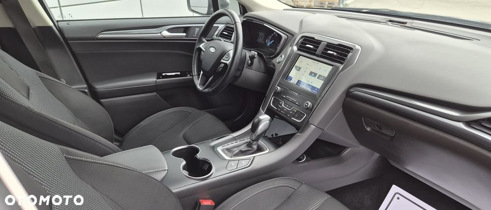 Ford Mondeo 2.0 Hybrid Titanium - 26