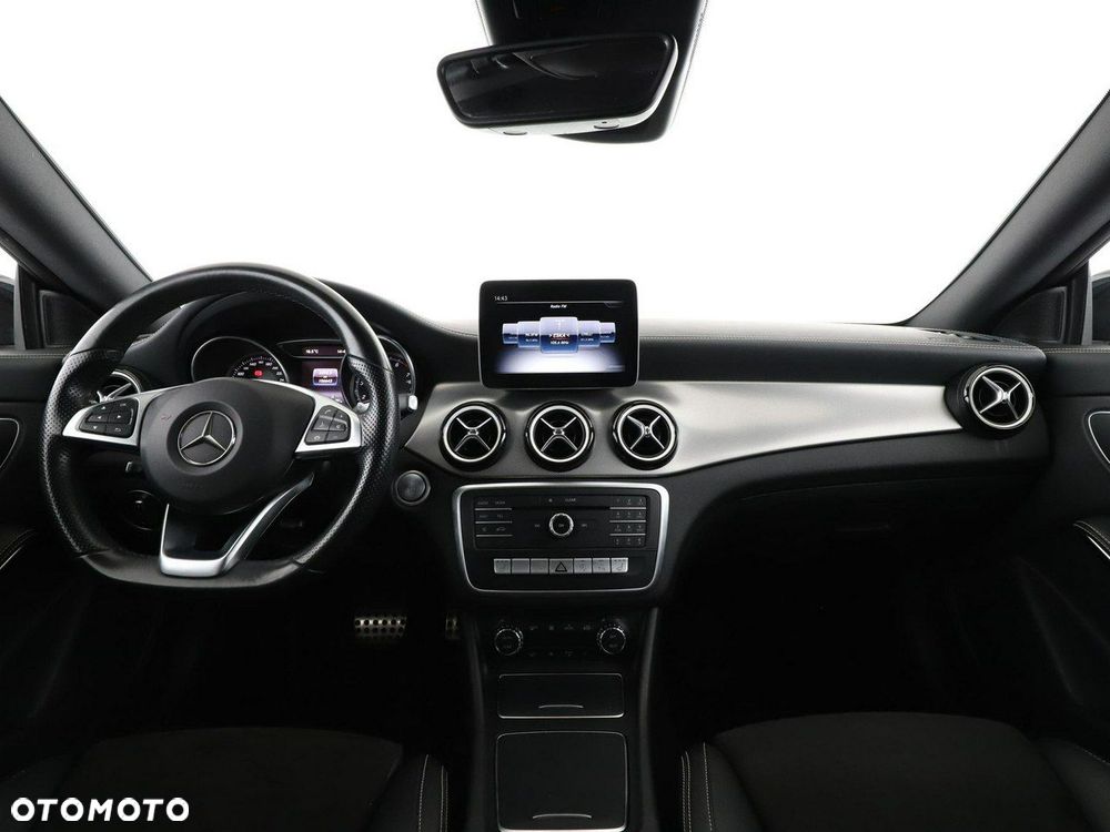 Mercedes-Benz CLA 220 4Matic 7G-DCT AMG Line - 16