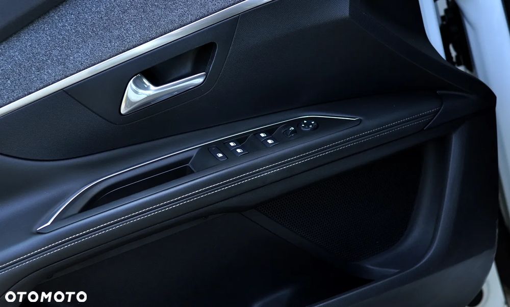 Peugeot 3008 1.2 PureTech Allure S&S EAT6 - 16