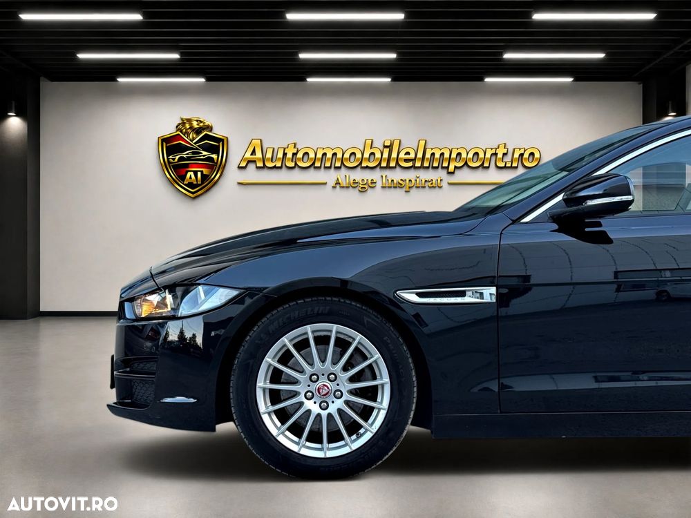Jaguar XE 2.0 Prestige - 23