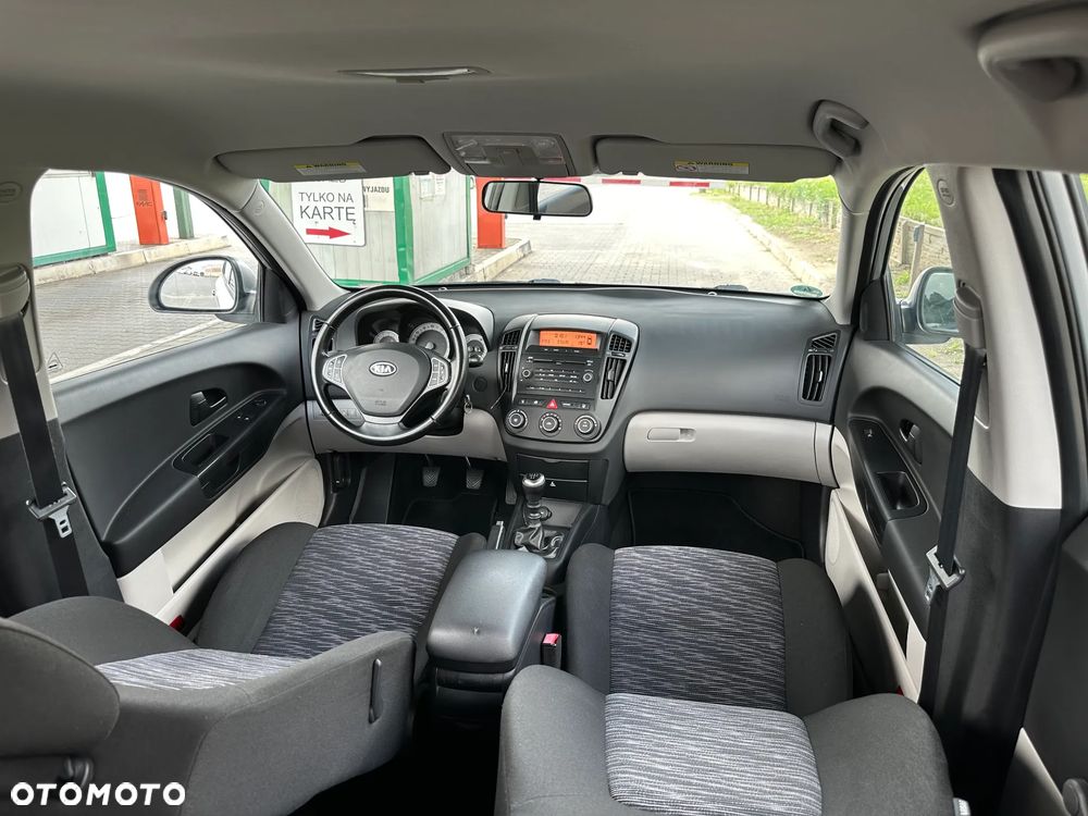 Kia Ceed - 25