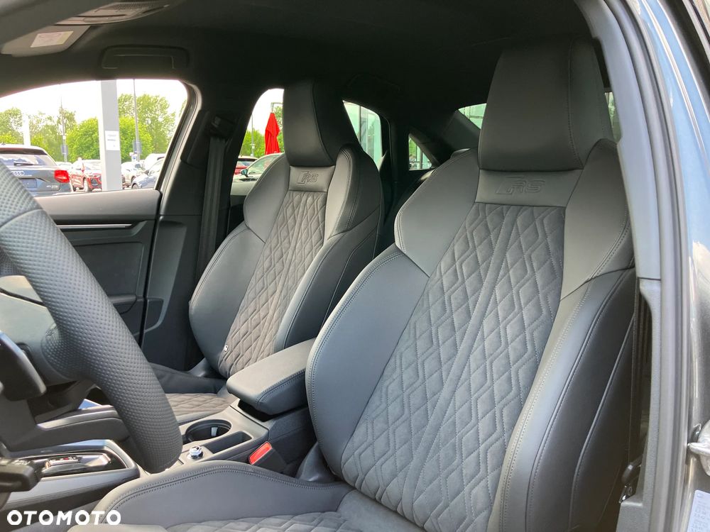 Audi RS3 Limousine - 18