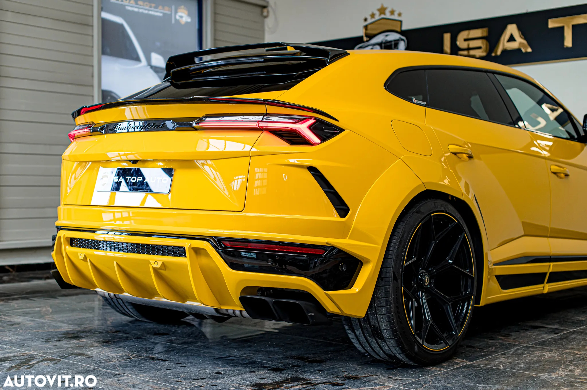 Lamborghini URUS - 33