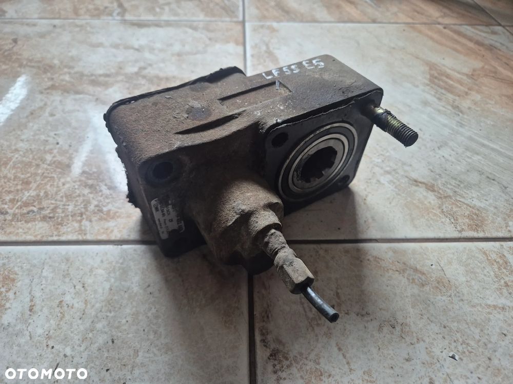 PRZYSTAWKA ODBIORU MOCY DO HYDRAULIKI WYWROTU DAF 45 55 LF 6S 800 , 6S 1000 - 1