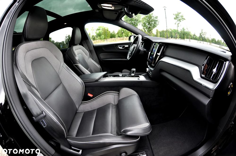 Volvo XC 60 B4 D AWD Ultimate Dark - 26