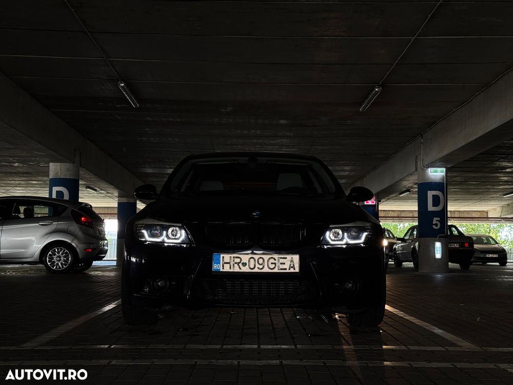 BMW Seria 3 320d Touring - 11