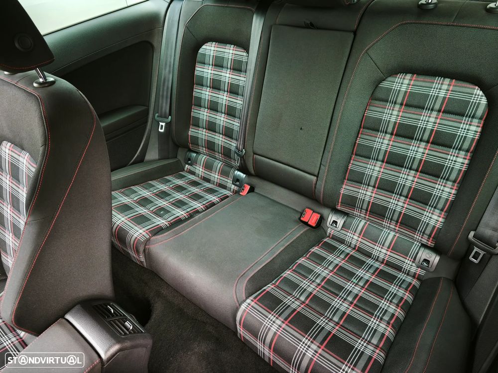 VW Golf GTI Performance BlueMotion - 20