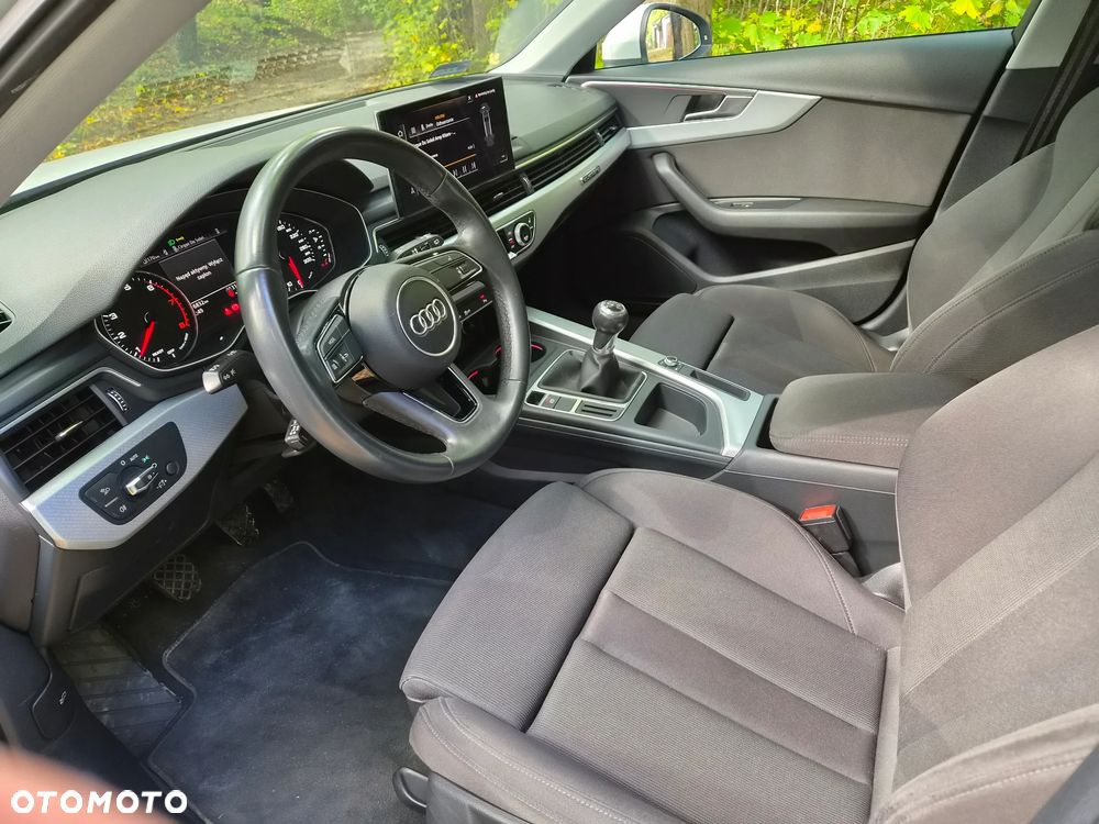 Audi A4 Avant 35 TFSI mHEV - 36