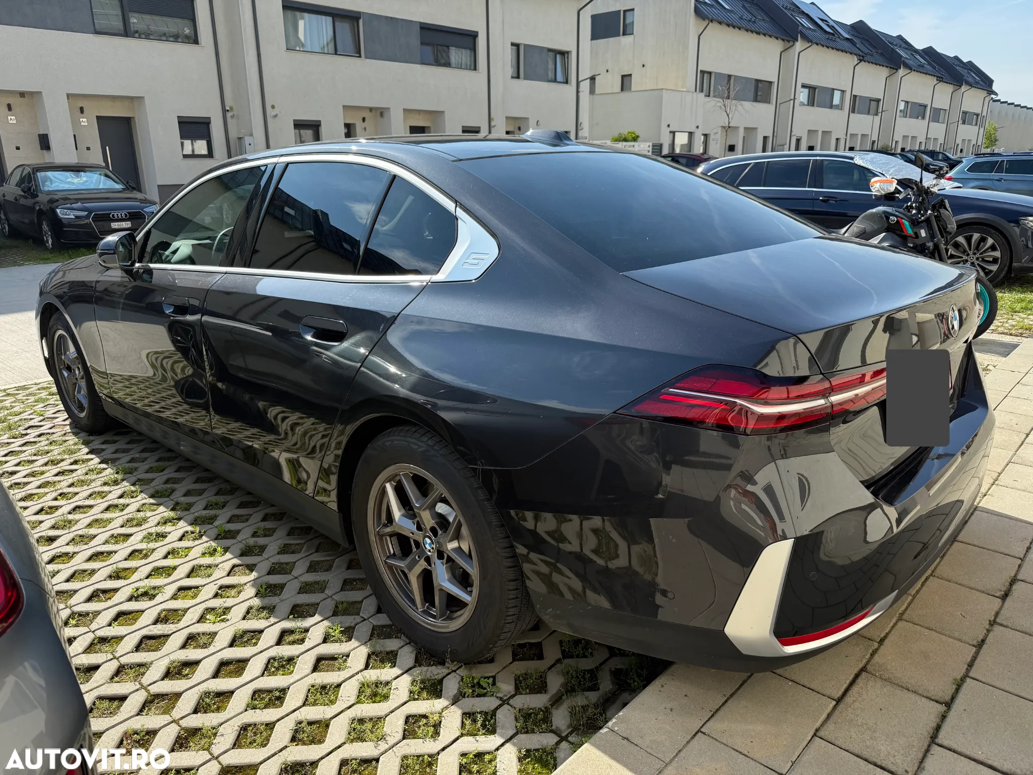BMW Seria 5 520i AT MHEV - 9