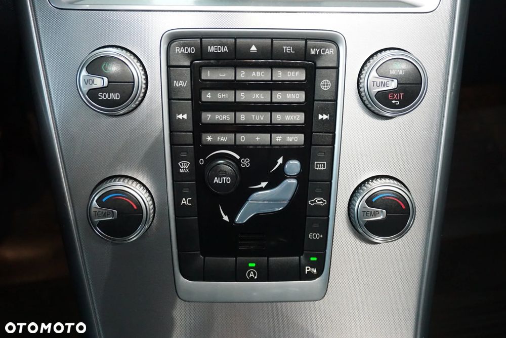 Volvo XC 60 D4 Geartronic Kinetic - 27