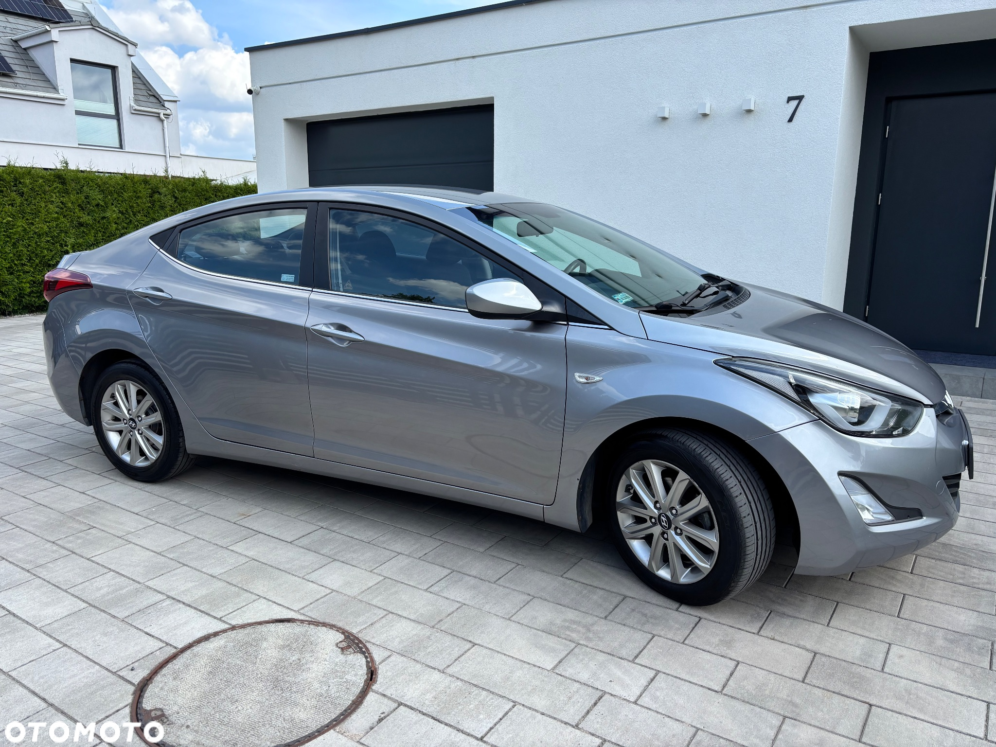 Hyundai Elantra 1.6 Comfort - 13