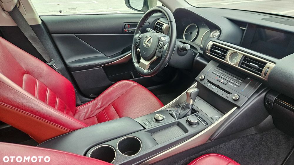 Lexus IS 200t Elite - 11