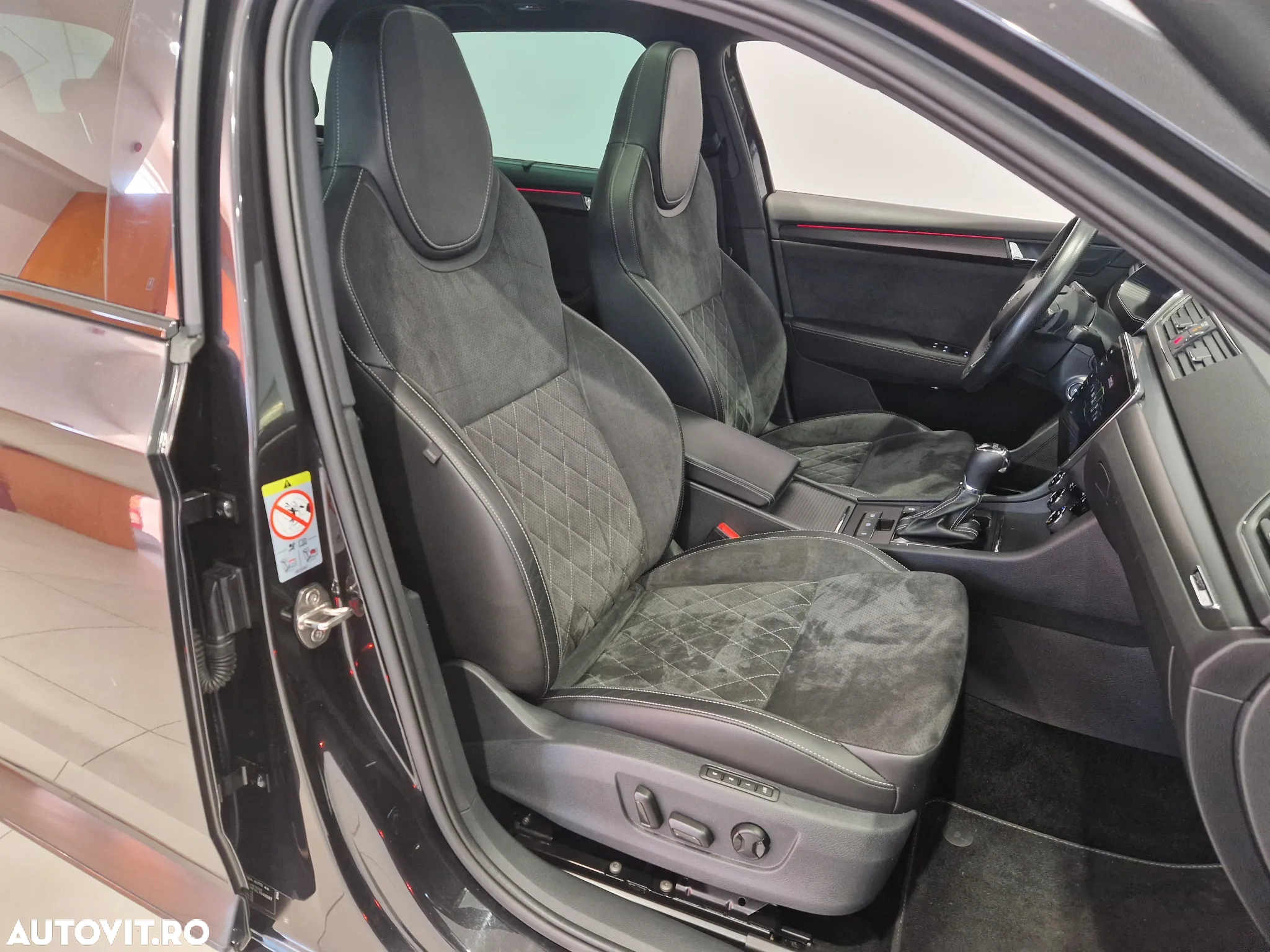Skoda Superb Combi 2.0 TDI 4X4 DSG Sportline - 13