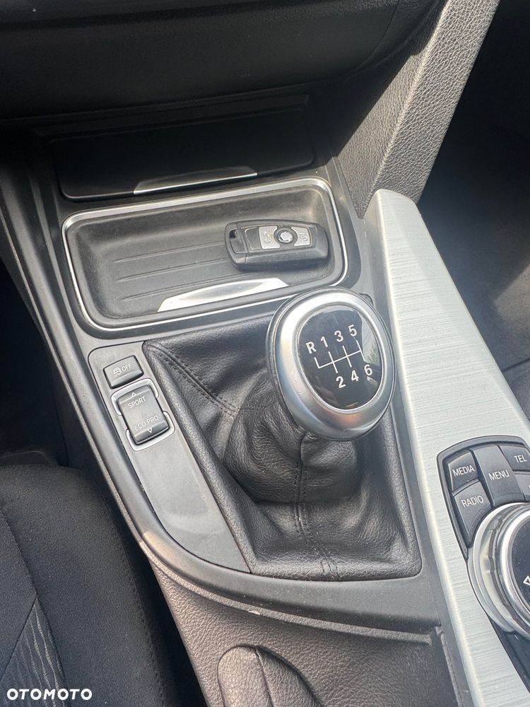 BMW Seria 3 320i Sport Line - 7