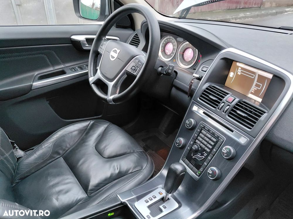 Volvo XC 60 D5 AWD Momentum - 1