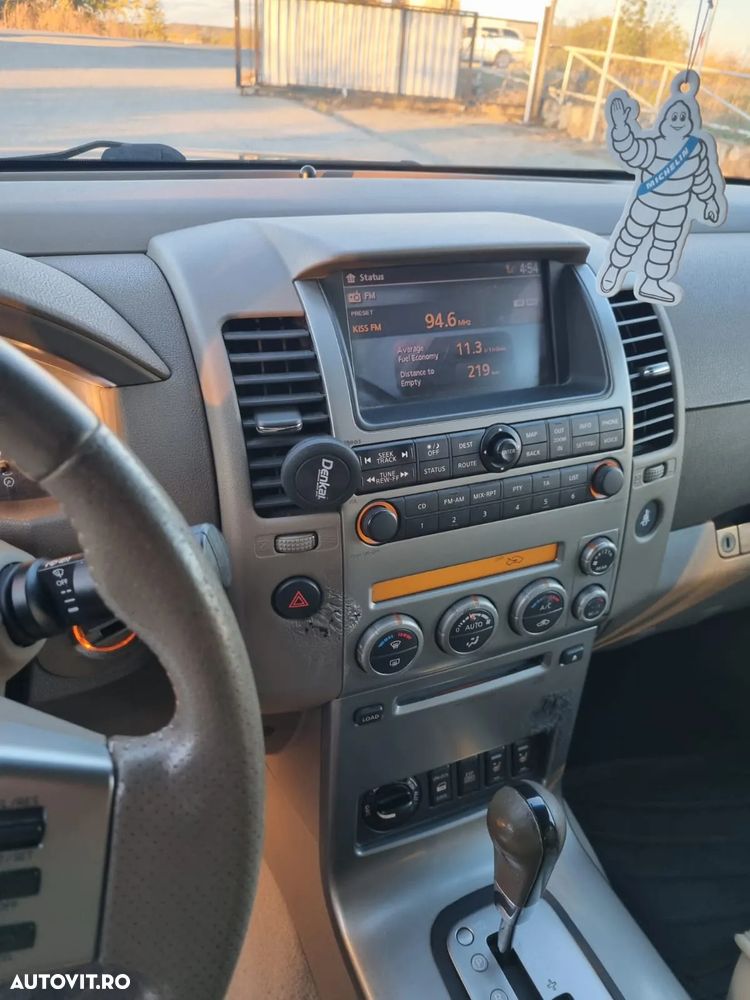 Nissan Pathfinder - 7