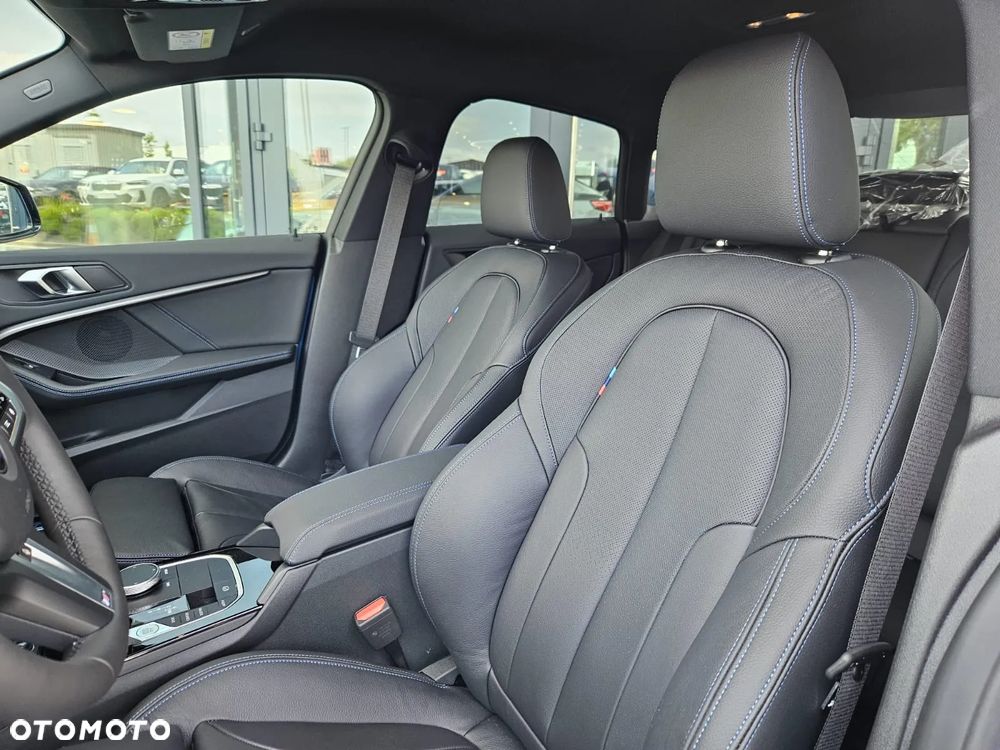 BMW Seria 2 218i - 18