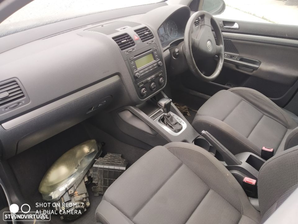 Volkswagen Golf V 2.0 TDI de 2006 - 9