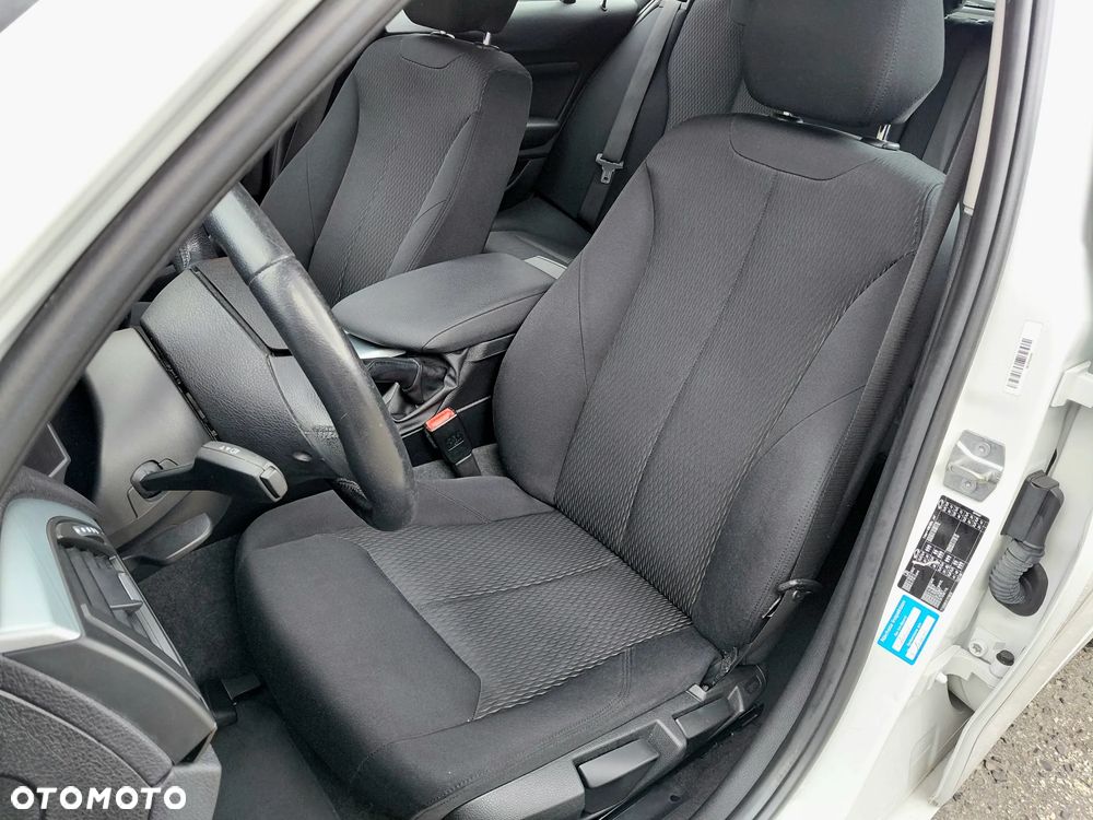 BMW Seria 1 120d Sport-Aut Sport Line - 11