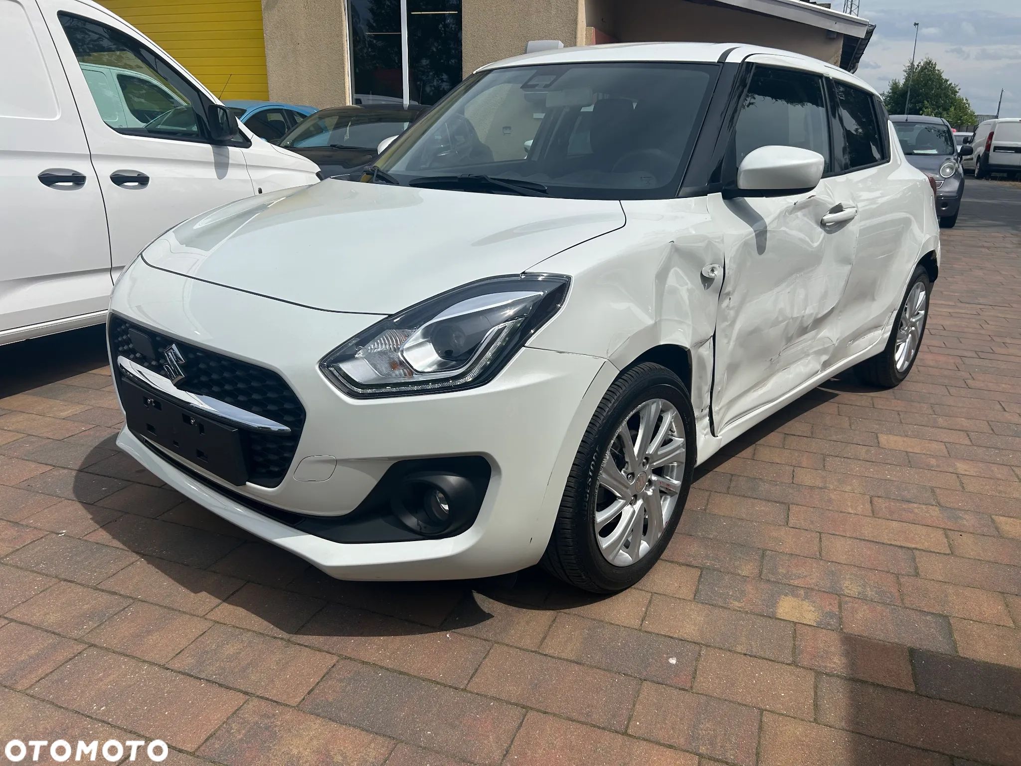 Suzuki Swift 1.2 Dualjet SHVS Premium CVT - 1