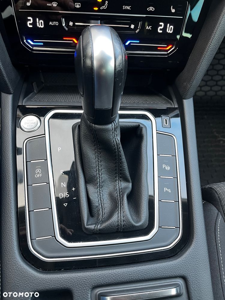 Volkswagen Passat - 21