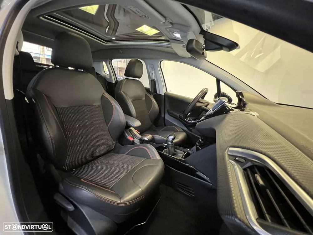 Peugeot 2008 1.2 PureTech GT Line - 8