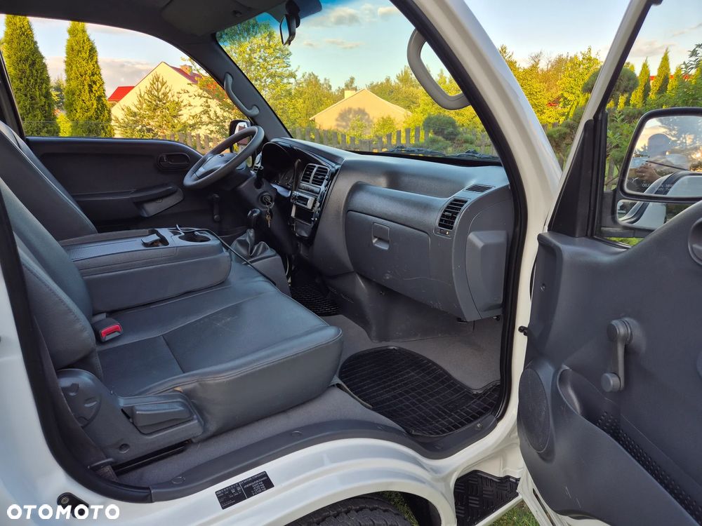 Kia K2900 K2500 - 25